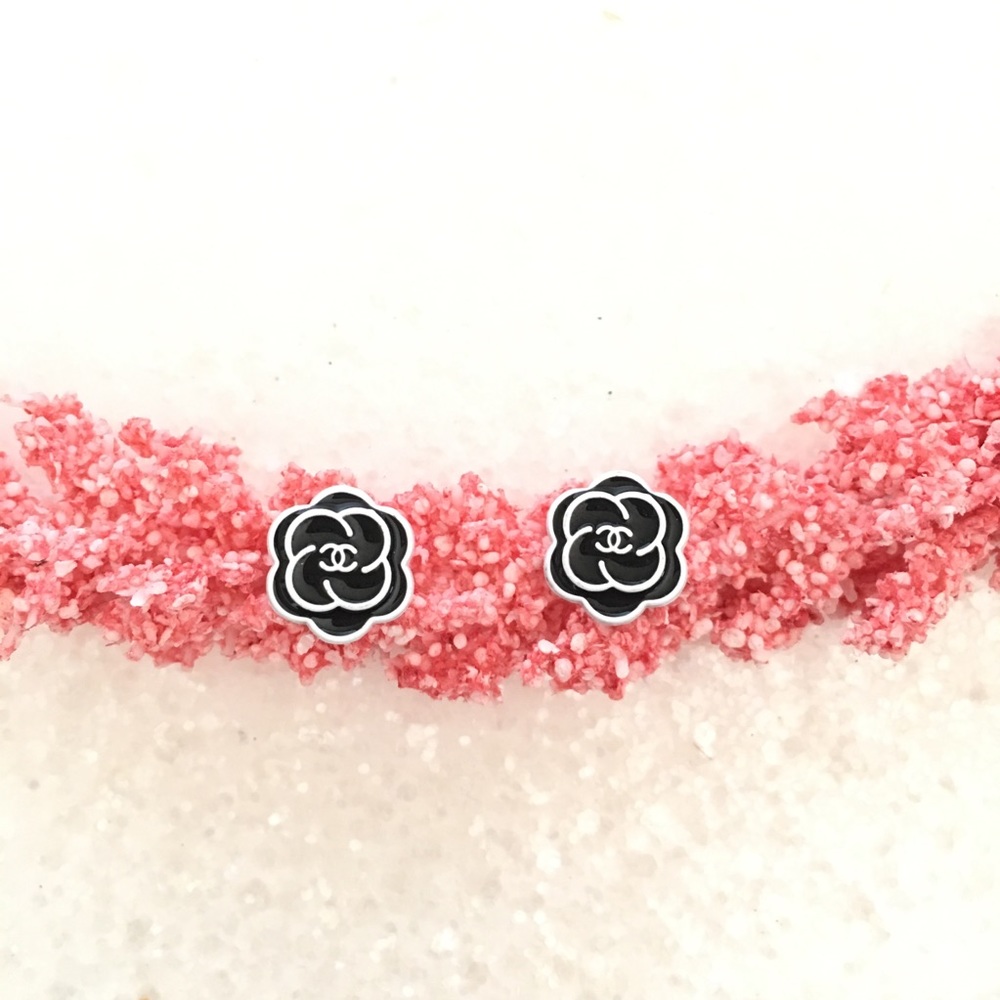 Vintage CHANEL Camellia Flower Buttons Earrings